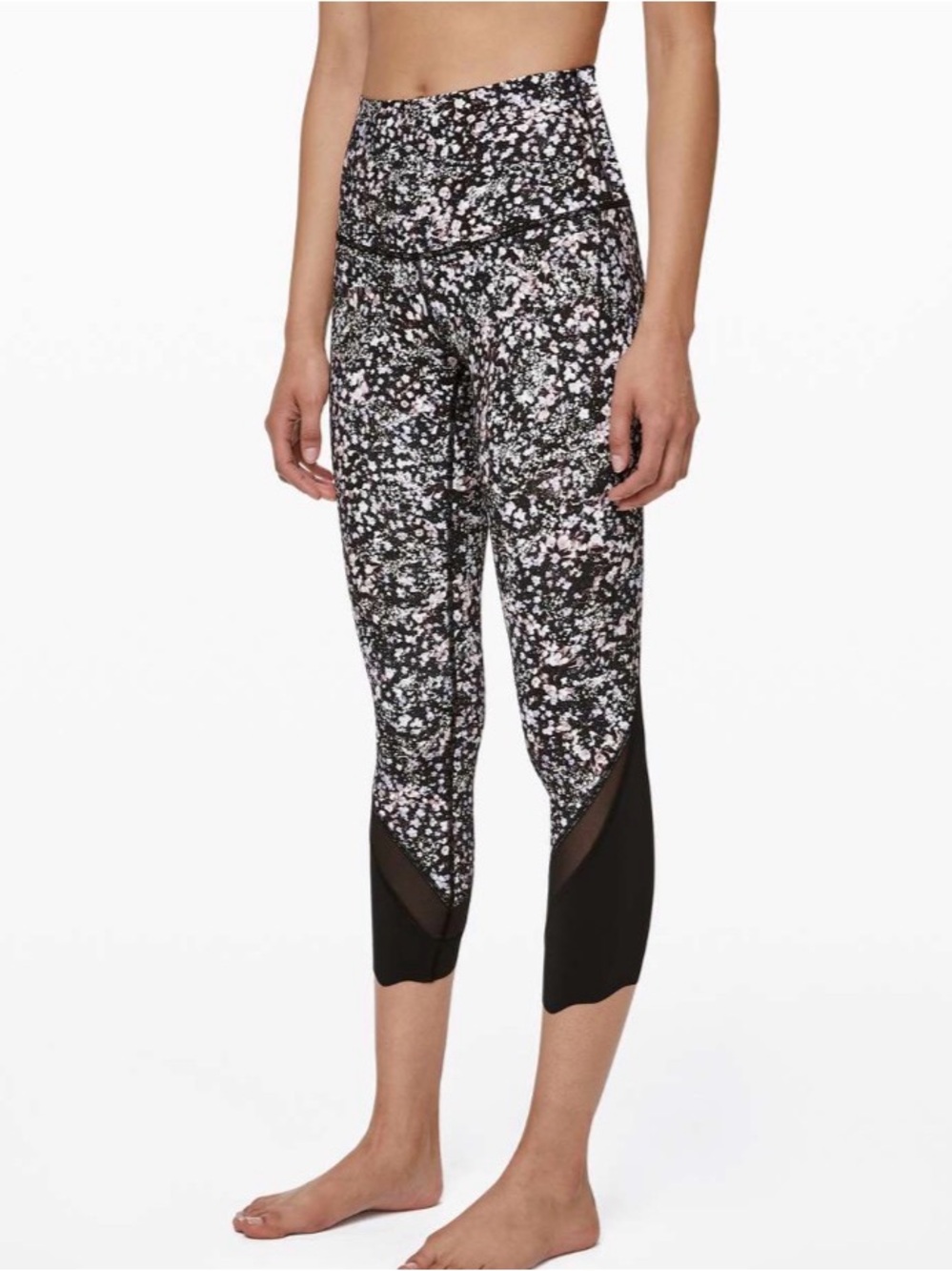 Lululemon leggings with scallop hem